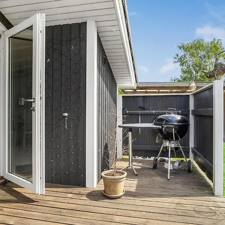 Lovely In With Kitchen Holiday home *