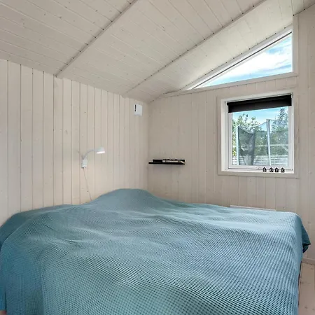 Lovely In With Kitchen Feriehus
